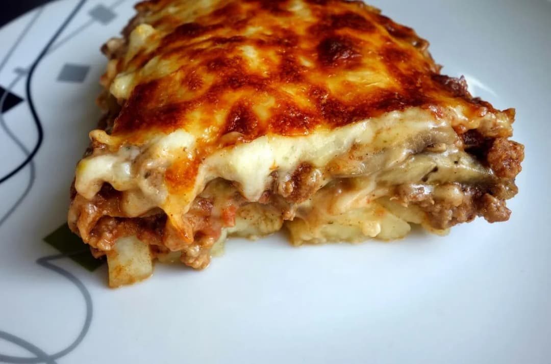 Prosta zapiekanka ziemniaczana z mięsem mielonym, która zawsze się udaje