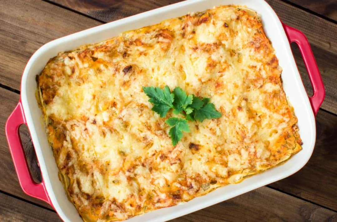 Jak przygotować pyszną zapiekankę z mięsem z rosołu z resztek