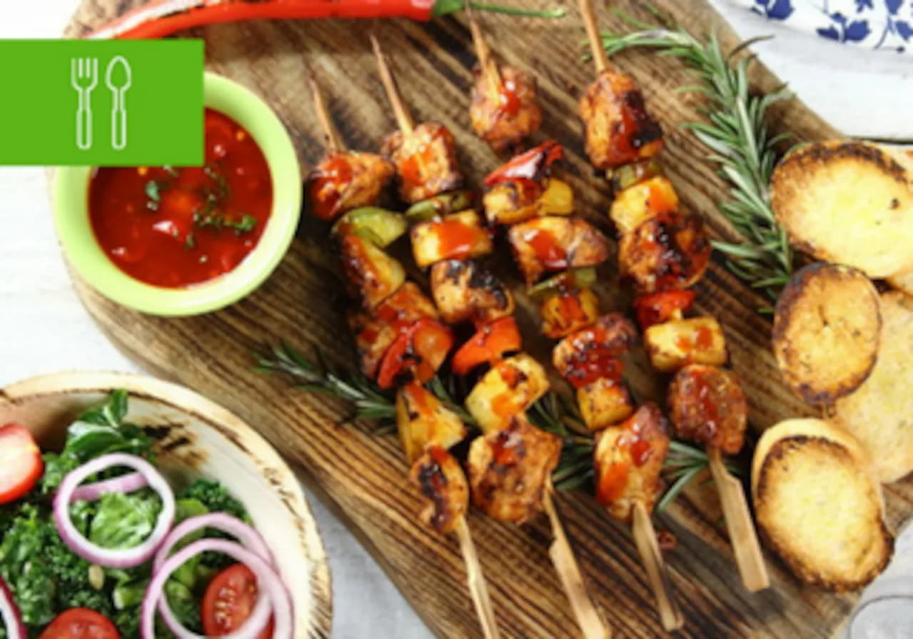 Szaszłyki drobiowe z grilla – pyszne przepisy, które zachwycą gości