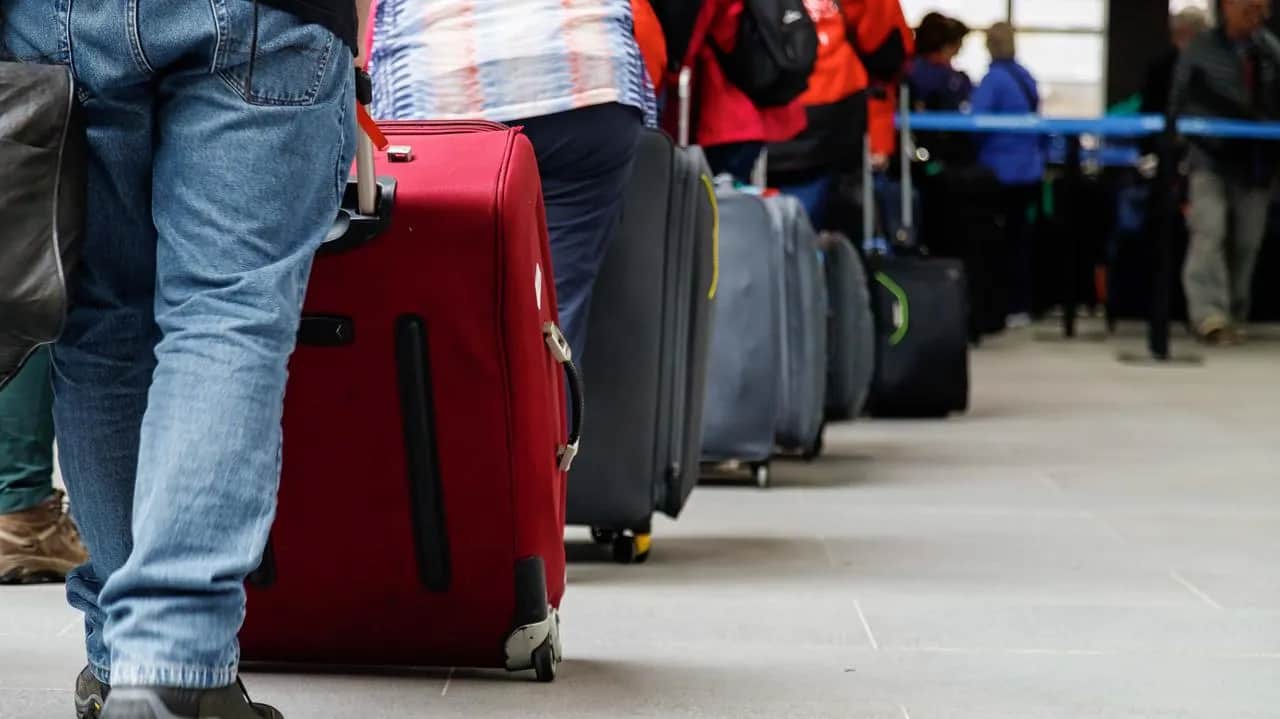 Ile wódki można przewieźć przez granicę? Sprawdź limity i zasady